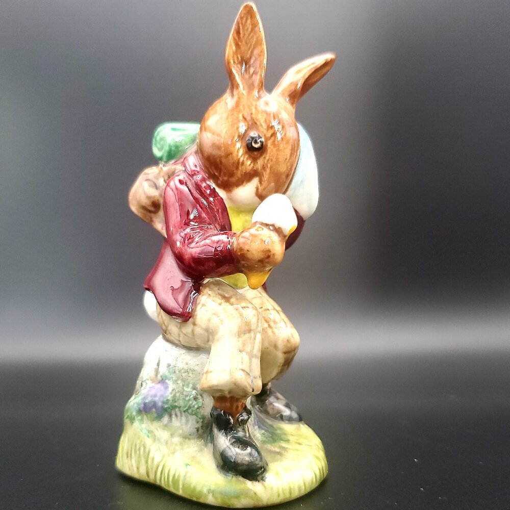 ROYAL DOULTON Collectible Figurine Billie Bunnykins COOLING OFF Ice Cream 1972
